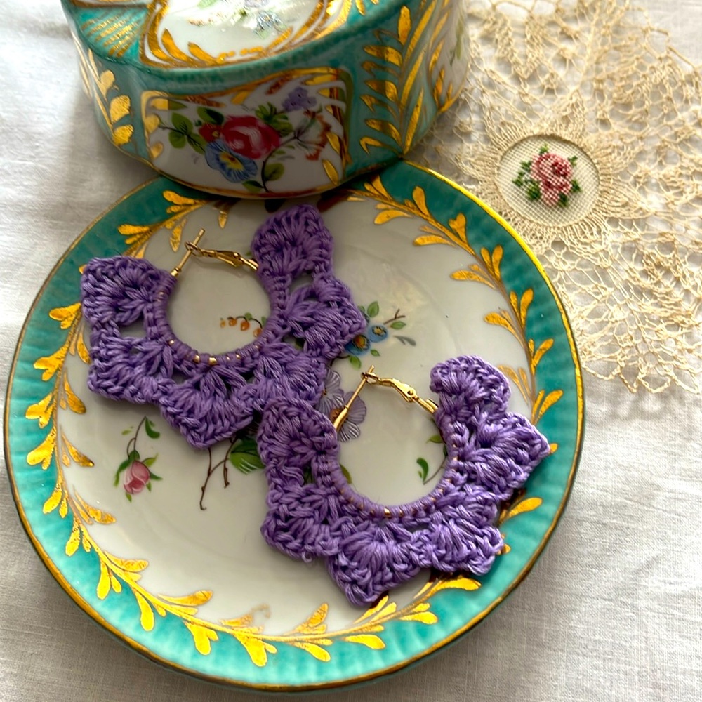 Handmade- Beautiful lavender crochet earrings!